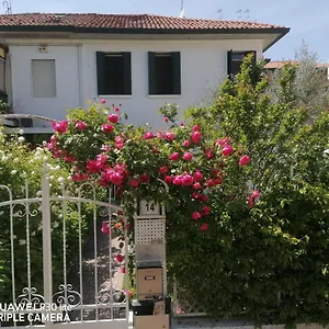 https://casa-bianca-venice.hotelslidodijesolo.com