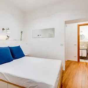 https://lovely-and-modern-nest-near-the-colosseum.it-romehotels.com